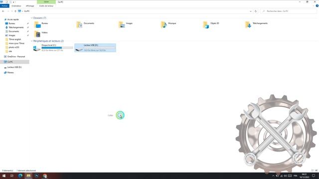 Clio 4: Mettre à jour Media Nav Evolution vers la version 1.0.15.1 смотреть онлайн