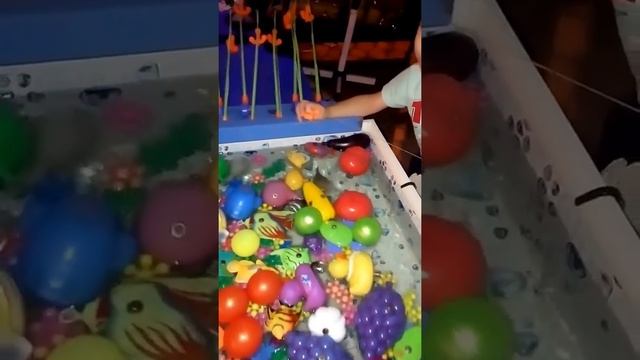 Аттракцион детская рыбалка. Рыбка на крючке