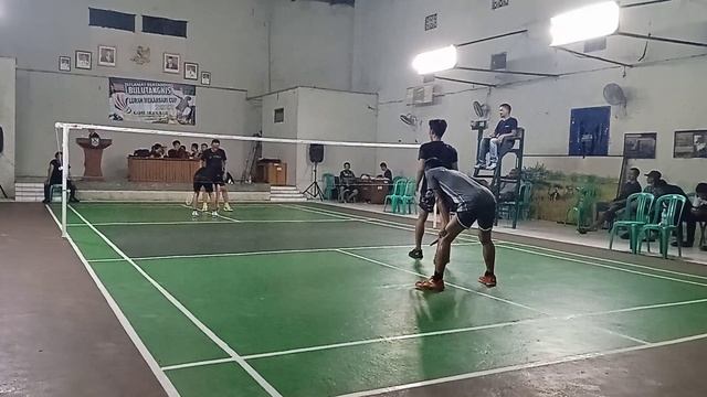 Pak Hadi/Febri - Oni/ H Andi, Turnamen #badminton #kotabanjar @BadmintonFamly смотреть онлайн