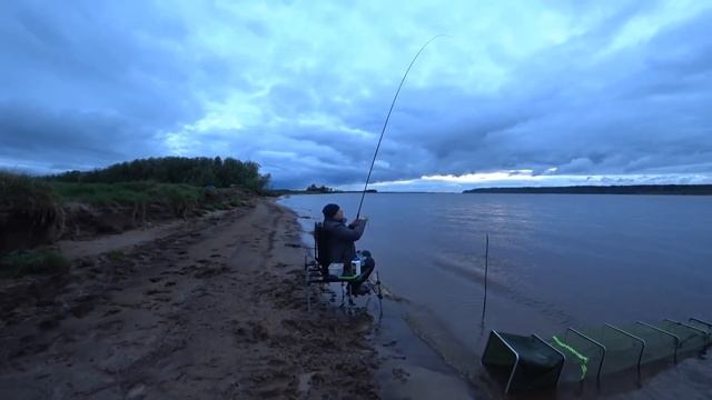 ?Рыбалка на реке на Фидер.Первый Лещ в сезоне.Готовим рыбу на мангале смотреть онлайн