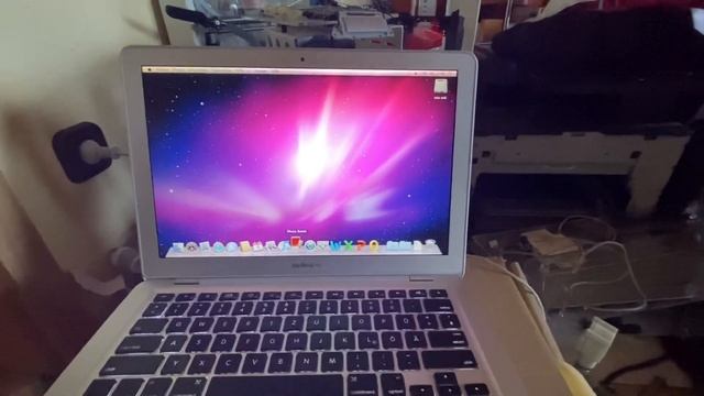 Macbook Air Webcam geht Aber Foto nutzt Display-Helligkeit als Blitz смотреть онлайн