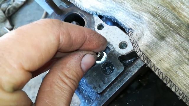 Volkswagen T4 2,5 литра сгнил штуцер калибровочный обратки в ГБЦ системы охлаждения смотреть онлайн