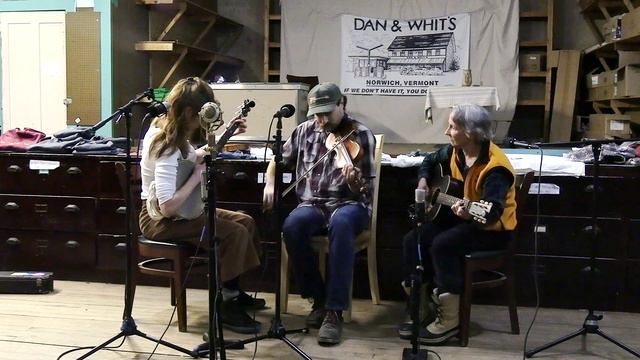 JADEN GLADSTONE, TII McLANE, SARAH GIBSON - UPSTAIRS at Dan & Whits in Norwich, Vermont Feb 8, 2024 смотреть онлайн