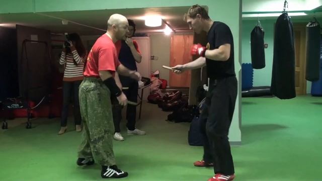 Варианты атаки ногами по ногам в ножевом бою. История ножевого боя S.P.A.S. смотреть онлайн