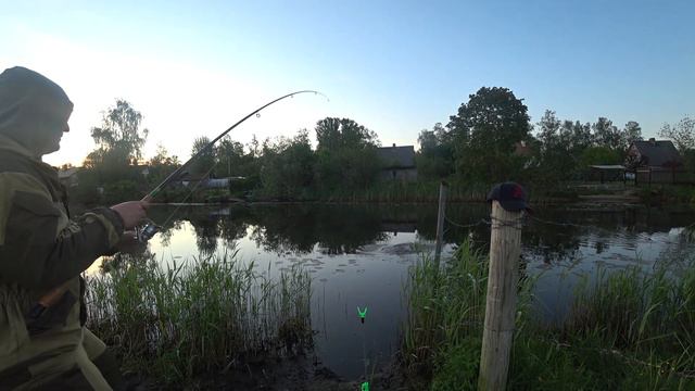 ЛЕЩ & ЛИНЬ на поплавочную удочку теплой июньской ночью смотреть онлайн