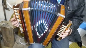 продается рояльная гармонь тон ми мажор