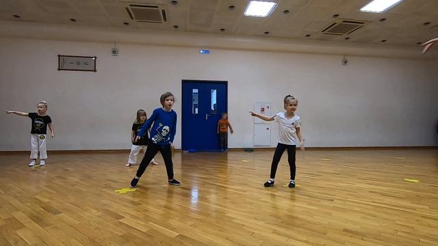 игра Зеркало с дошкольниками смотреть онлайн