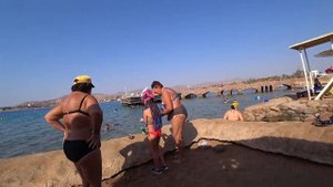 Пляж от отеля Albatros Aqua Park Sharm El Sheikh. Огромный минус отеля.