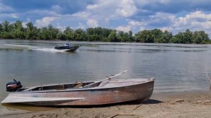 Приехал КРУТОЙ БЛОГЕР и выловил всю РЫБУ! Бешеный клёв на спиннинг и закидушки. Рыбалка с ночёвкой