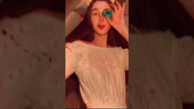 🕰Следуй за белым кроликом🐇 #кролик#косплей#новыйгод#aliceinwonderland#cosplay#newyear смотреть онлайн