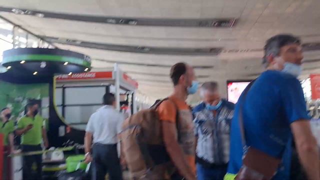 Русские в Сантьяго. Удивительная встреча в аэропорту / Encontramos con rusos en Santiago смотреть онлайн