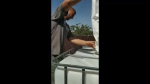 Приготовление сиропа для пчёл помпой и раздача сиропа елоктронасосом