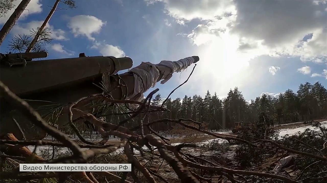Российские военные уничтожили взводный опорный пункт боевиков, который находился в лесу