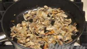 Салат Любимому мужу с грибами и копчёной грудкой