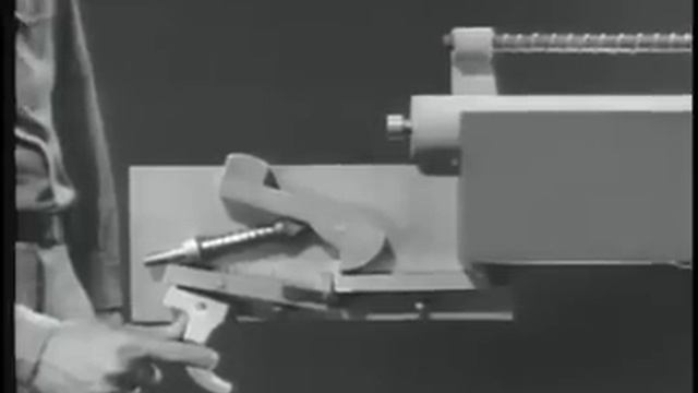 How Semi-Auto and Full Auto Rifles Work смотреть онлайн