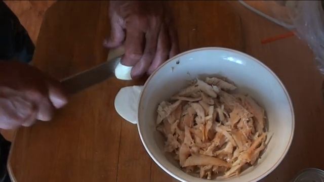 Потрясающий салат из копченого окуня(судака)!!!
