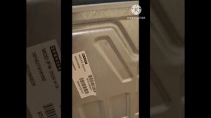 Электрический духовой шкаф при включении искрит.