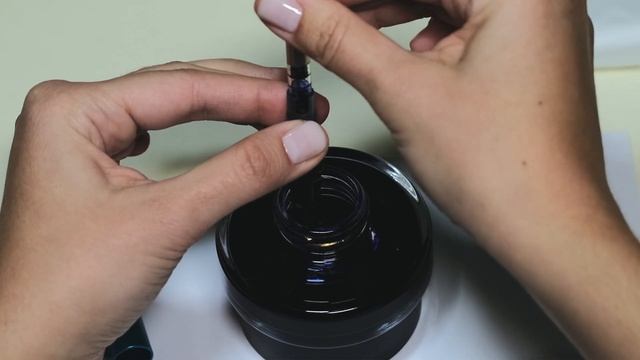 Заправка перьевой ручки с помощью конвертера смотреть онлайн