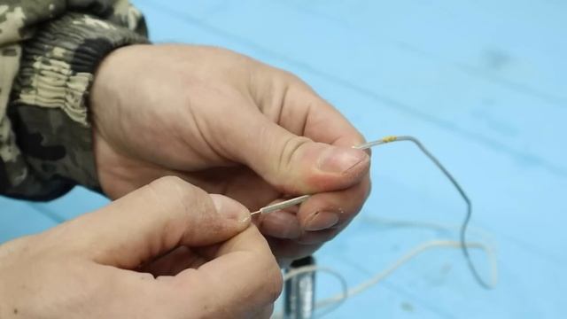 Карманный обогреватель из ТРУБКИ и куска МЕДНОГО ПРОВОДА! Полезная приспособа своими руками! смотреть онлайн