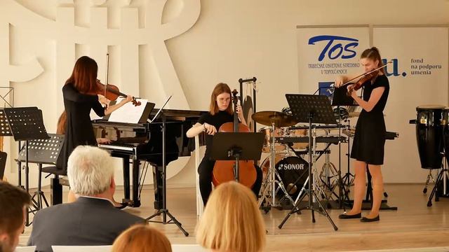 Divertimento musicale, 6.4.2019, Topoľčany. ZUŠ Tralaškola Nitra. Joseph Haydn: Menuet смотреть онлайн