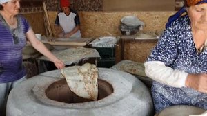 Как ПЕКУТ ЛАВАШ!How to BAKE LAVASH!Ինչպե՞ս թխել LAVASH- ը: