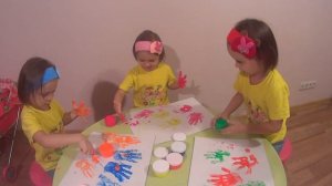 Дети рисуют красками # Творчество с детьми учимся рисовать руками