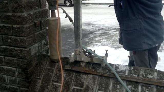 Алмазное бурение (сверление) бетонного забора под столбы смотреть онлайн