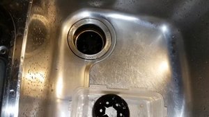 In sink erator измельчитель пищевых отходов, как он работает вид изнутри.