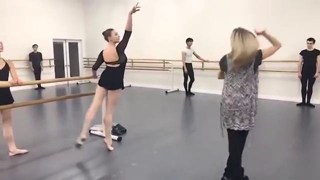 Ballet Class at Master Ballet Academy Live Stream w/ Dance Spirit Magazine смотреть онлайн