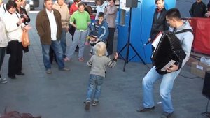 Прикол! Валерина, а 4 летние дети брейк танцуют. Боянист и боян Баян и баянист виртуоз
