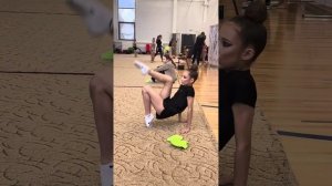 Разминка стоп. Я люблю гимнастику. gymnast stretch Russian gymnast Russian training gymnast stretch