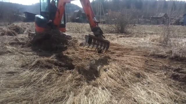 Планировка граблями миниэкскаватора смотреть онлайн