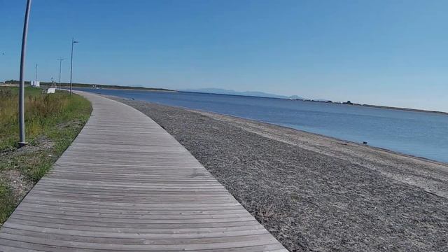 прогулка на велосипеде и роликах в выходной день на о Русский бухта Ахлёстышева смотреть онлайн