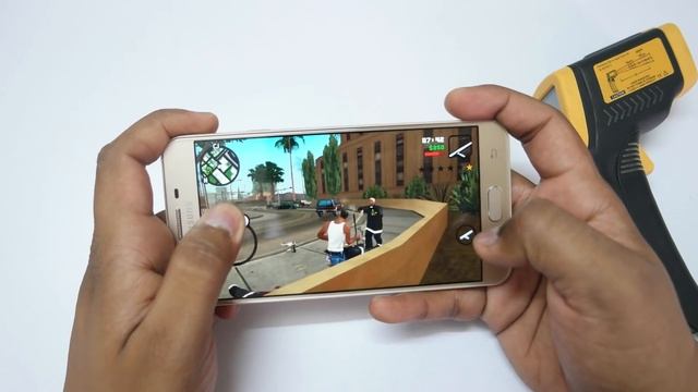 Samsung Galaxy J7 Prime Gaming Review, Benchmarks & Heating Test (Never Expected It From Samsung) смотреть онлайн