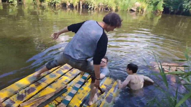 Построили плот за 0₽! /#плот#рек смотреть онлайн