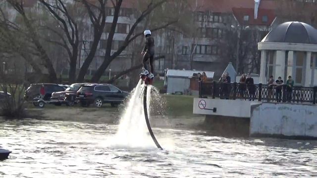 Первый полёт над водой ... смотреть онлайн