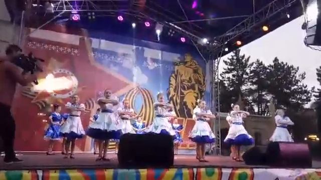 Танец "Я люблю тебя, Россия", учащиеся 4 класса, преподаватель Ермакова А.Е.