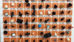 Стенд ПВХ Масума клипсы и пистоны для автомобиля