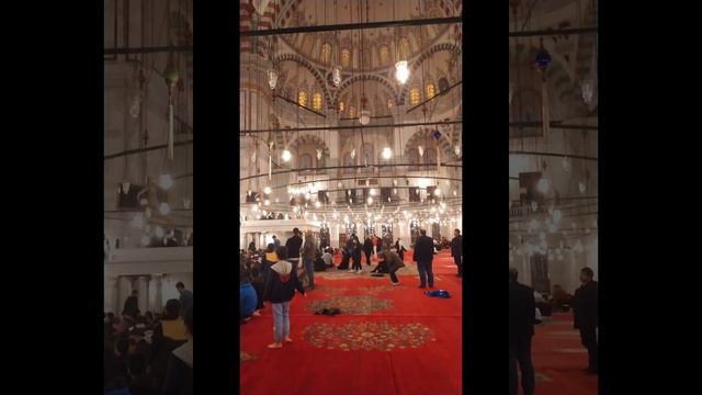 من أجواء صلاة التراويح من جامع الفاتح اسطنبول.. Fatih Camii