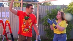 Построили Дом из Картона ! *Переехали на Каникулы*