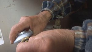 Как поменять газовый баллон своими руками