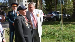 Поздравление Фёдора Петровича Поплавского с муниципальным духовым оркестром Новоуральска в его дворе