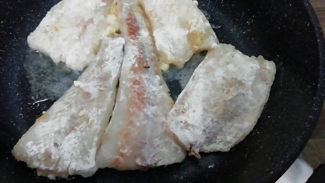 Пикантный минтай: Кулинарный шедевр из обычных продуктов