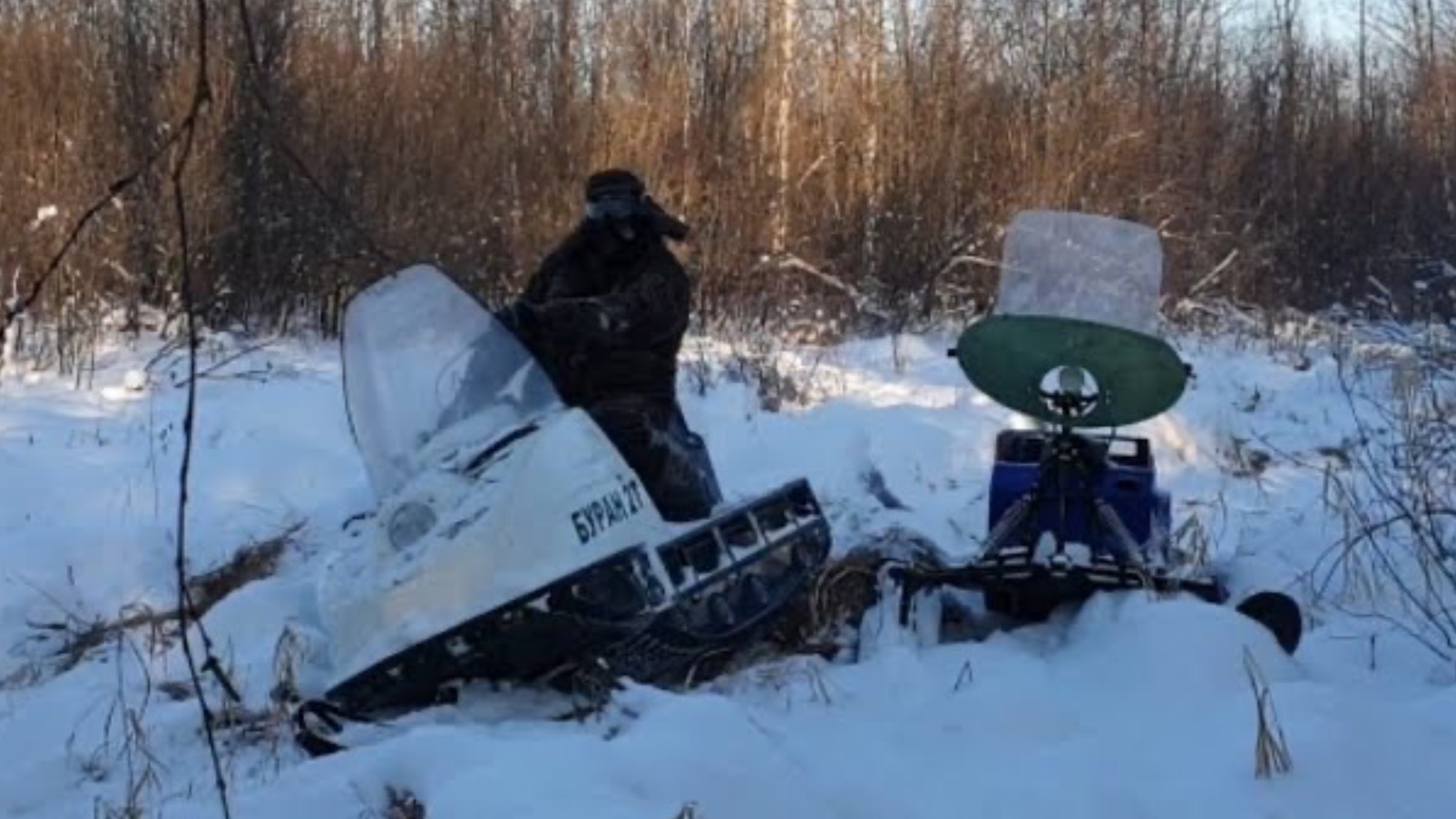 Буран и мотобуксировщик.