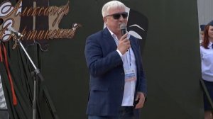 Леонид Телешев_Девочка на белом Мерседесе