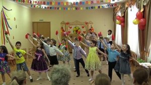 Танец "Мама, будь всегда со мною рядом"