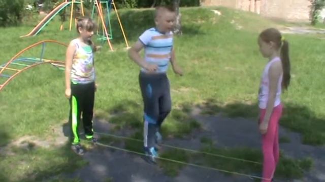 Гра "Резинки" смотреть онлайн