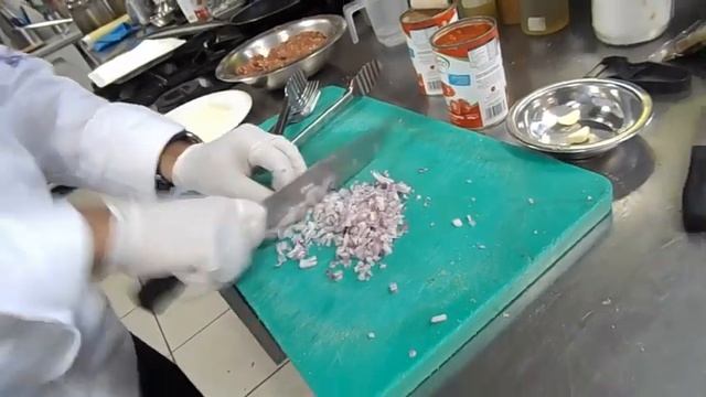 ΣΟΥΤΖΟΥΚΑΚΙΑ ΣΜΥΡΝΕΪΚΑ by Makis Nasos in DATA SCHOOL смотреть онлайн