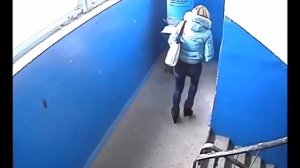Подъезд в котором хочется срать!! Смотреть....
