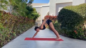 Если эту йогу с утра делаешь, в этот день не постареешь. СУРЬЯ НАМАСКАР ПРИВЕТСТВИЕ СОЛНЦА